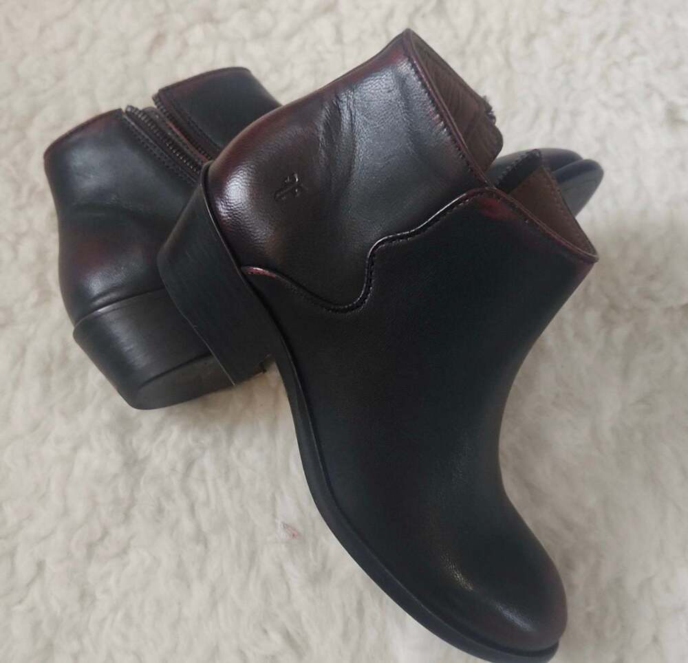 Frye Women's Carson Piping Bootie Black/ Scarlet/ SIZE: 6.5 - Picture 9 of 11